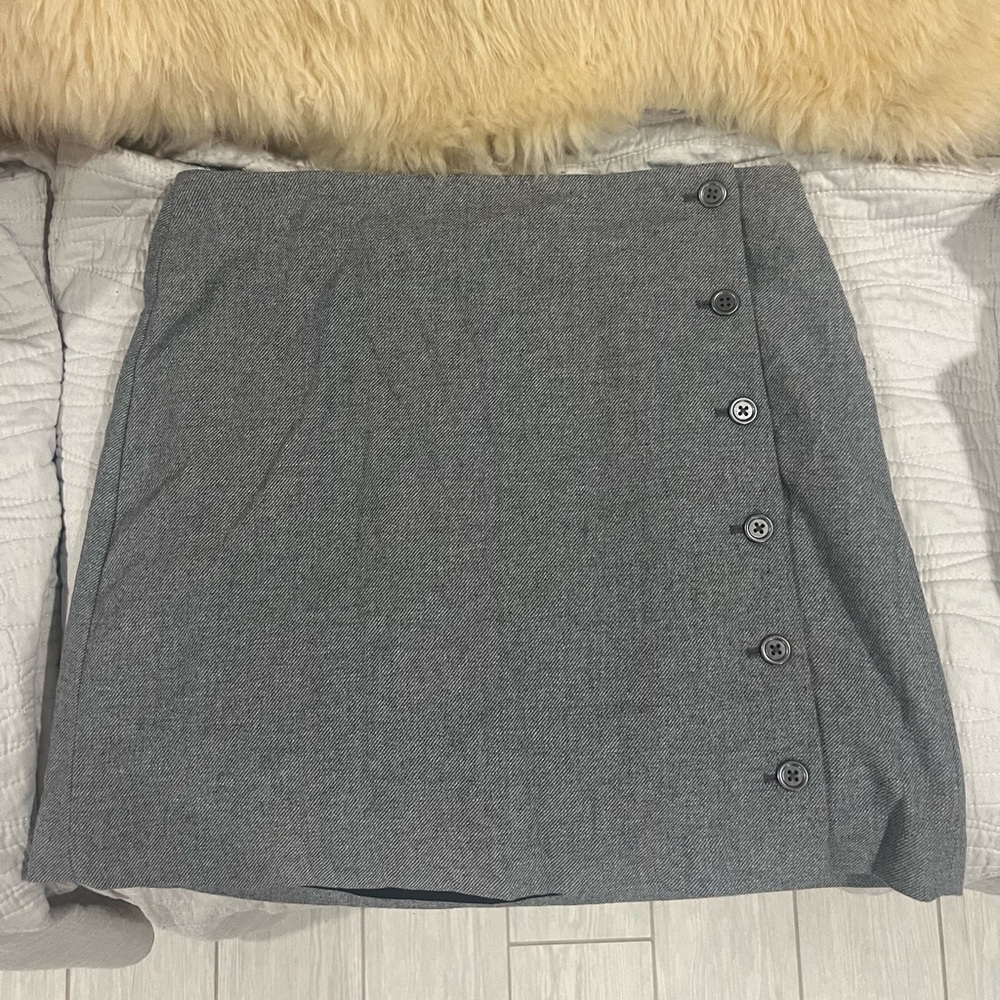 Banana republic wool mini skirt. Size 10.